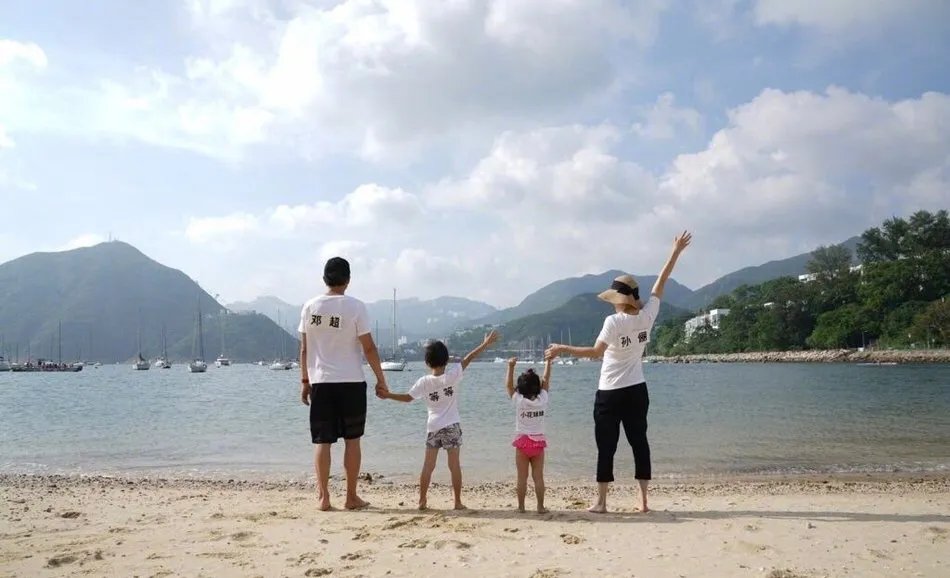 从“邓超好像孙俪的保镖”一事中，是否可以看出邓超地位？