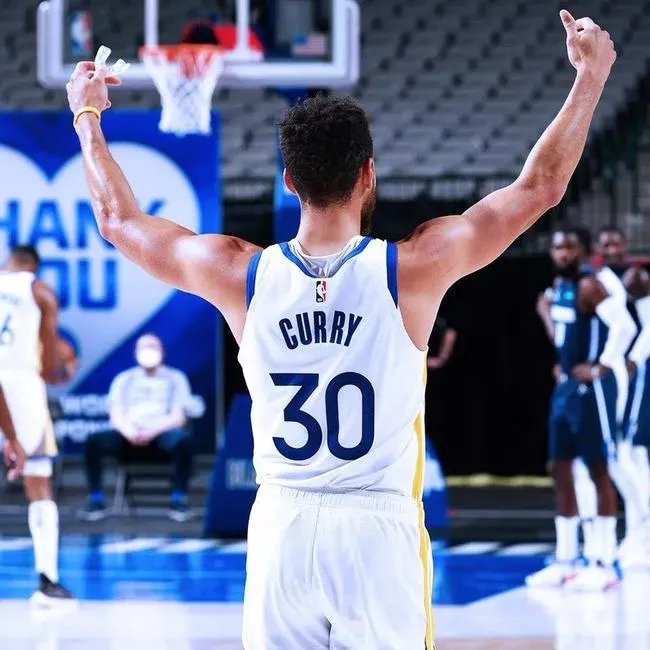 库里多次成为空砍群群主，他是否该离开勇士？