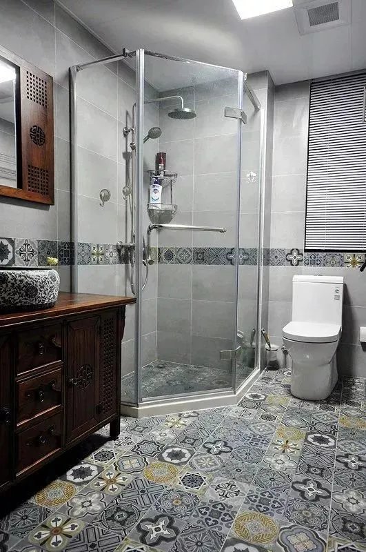 3种卫生间玻璃隔断，看看你家适合哪个！