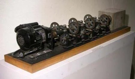 沥青滴漏：一个进行了将近百年的实验，到底为了证明什么？