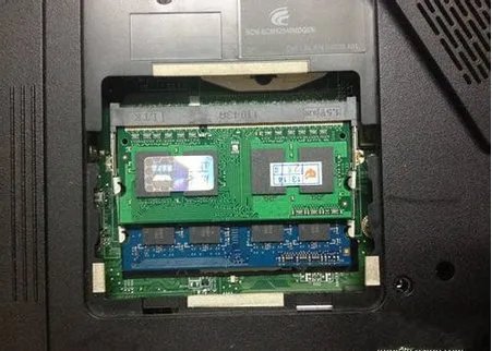 戴尔 Inspiron 1464 如何配置内存条,