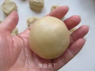 莲蓉月饼