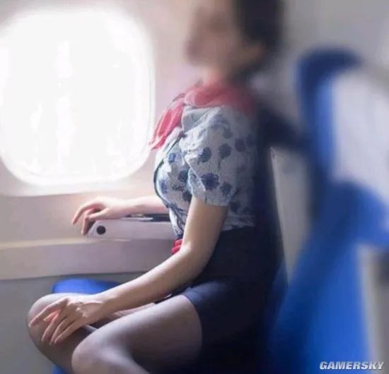 空姐执勤时洗手间发内衣照被开除 法院：合理合法