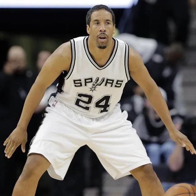 安德烈·米勒的球技如何?和马刺队的整体风格相融吗?