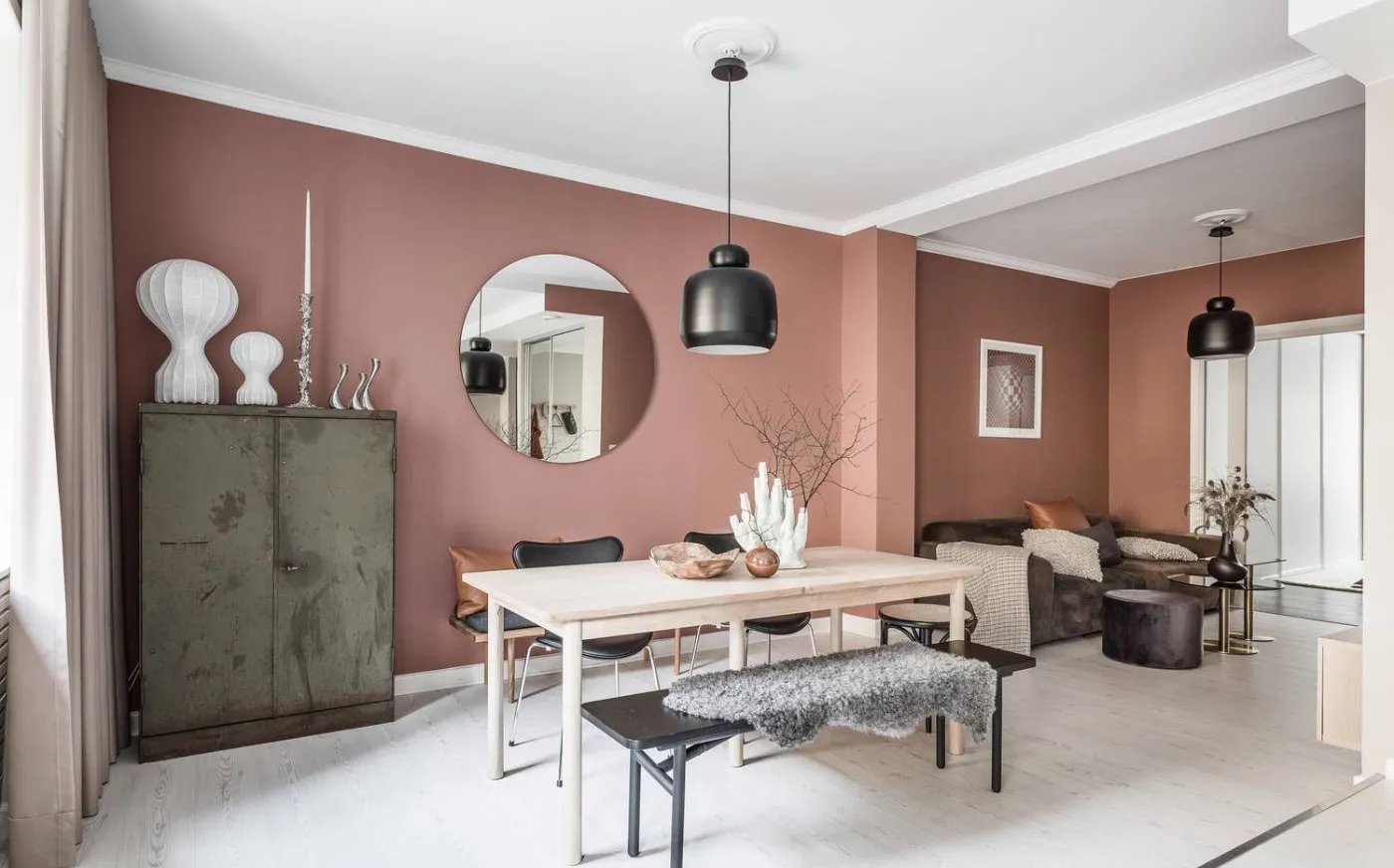 跟着电影学配色！《了不起的麦瑟尔女士》教你如何把红色运用到极致！