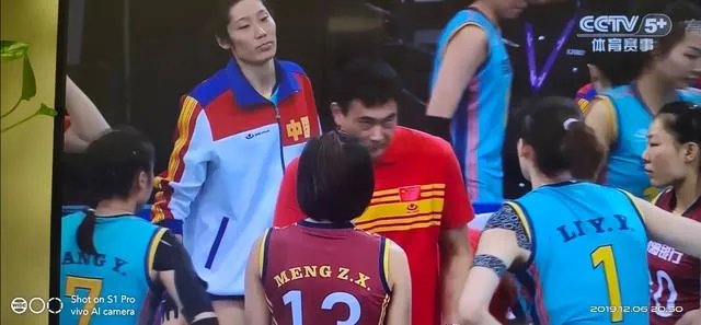 一传不稳、进攻乏力，恒大女排不敌伊萨无缘四强。你怎么看？