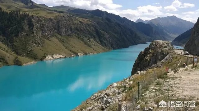 如果只能选一个，你认为新疆哪个湖最美？