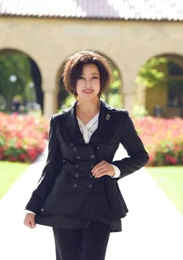 刘晓庆跳伞力证没整容，到底哪些事会暴露一个人整过容？