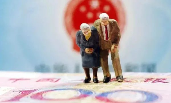 你如何看待我国总和生育率低于国际警戒线这一现象？