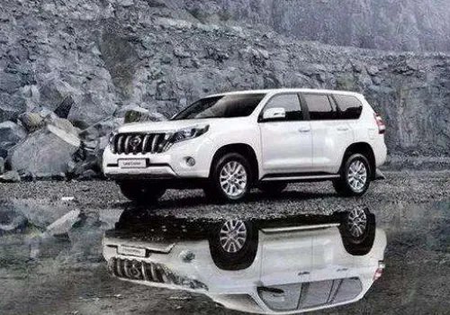 如何区分丰田霸道(普拉多)的2700和 4000 ?4700属于霸道系列么?