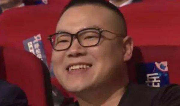 岳云鹏和撞脸烧烤哥见面，烧烤哥是否可以凭借相似长相成为网红呢？