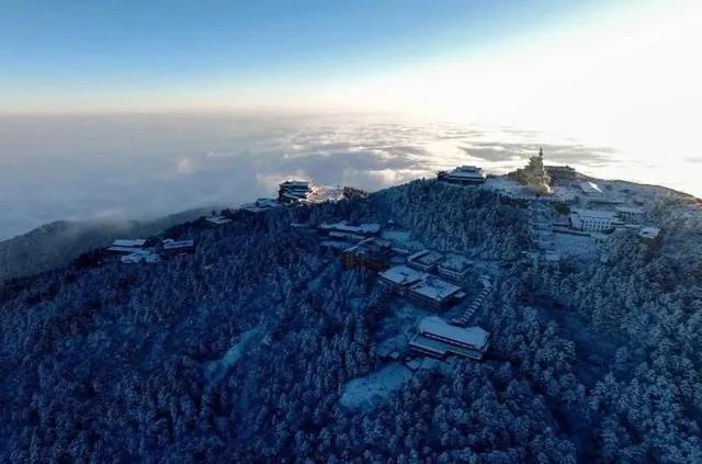 峨眉山好玩吗？