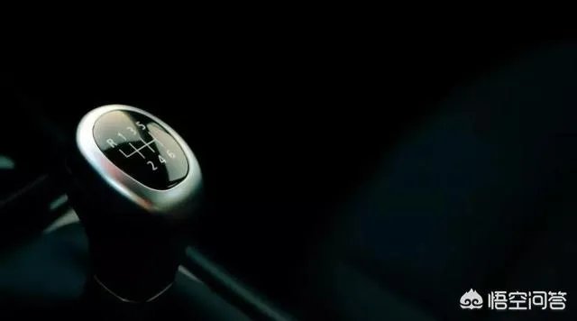 有哪些驾驶汽车的小技巧？