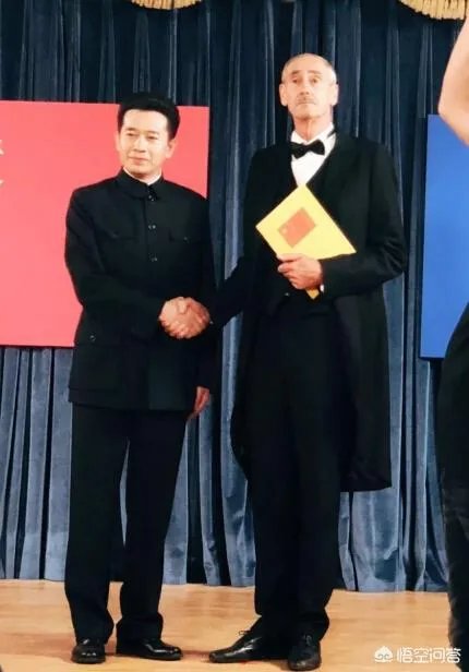 《外交风云》里的翻译演员们会说英语吗?