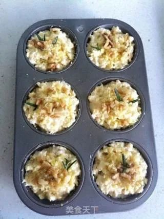 迷迭香切达奶酪咸味玛芬-rosemary, chedder and walnut damper muffins