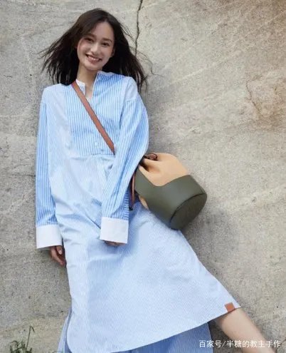 “艺考状元”夏梦穿花裙摇曳清纯可人,你觉得好看吗?