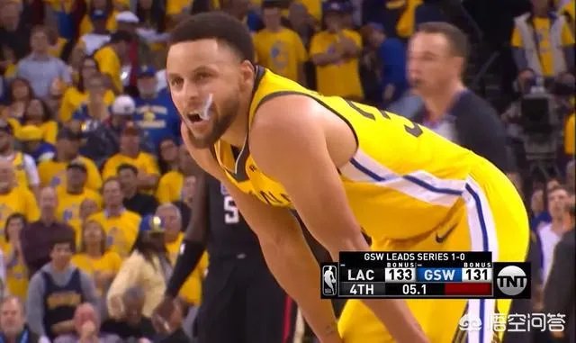 勇士和快船季后赛G2关键时刻,库里选择强投三分而不是突破打两分,这是为什么?