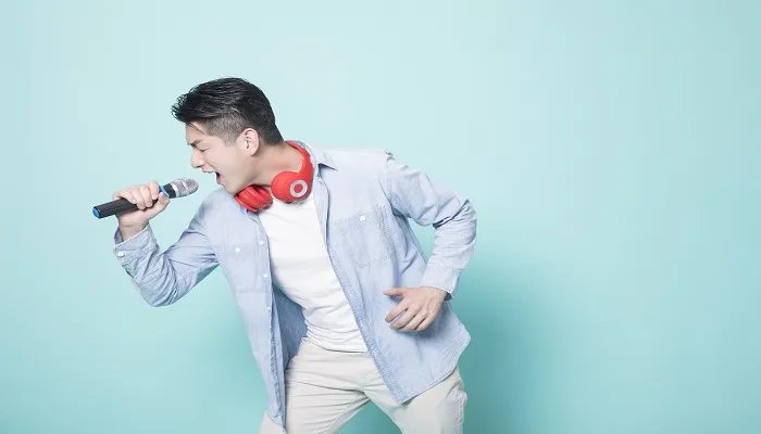 闷骚是什么意思 闷骚是什么意思解释