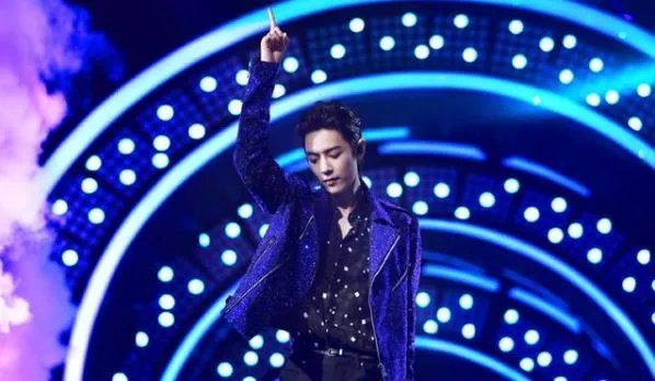 肖战复古disco引爆全场，网友惊呼这男人绝了