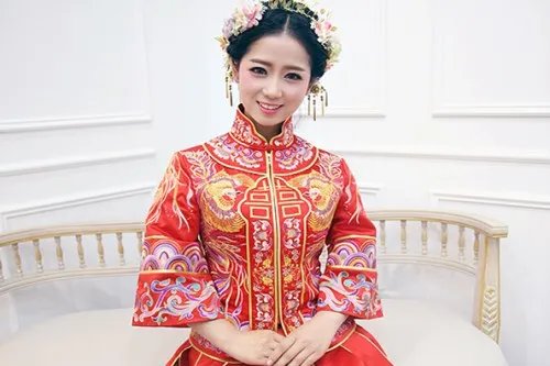 婚礼新娘造型图片大全 如何选择适合自己的新娘妆容