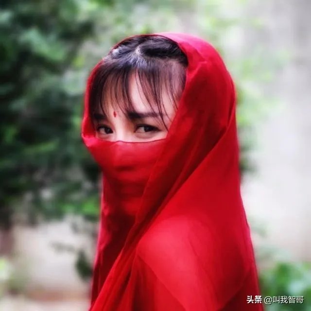 李子柒是不是文化输出引热议,你怎么看?