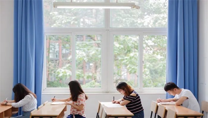 湖南科技学院几本