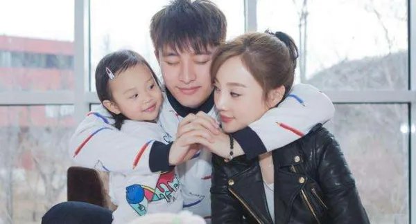 贾乃亮李小璐真的离婚了吗？