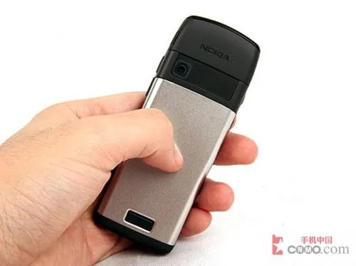 不要移动定制版 诺基亚E50普通版1599元