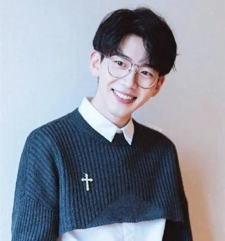 费启鸣方辟谣，你知道是为什么事情辟谣吗？