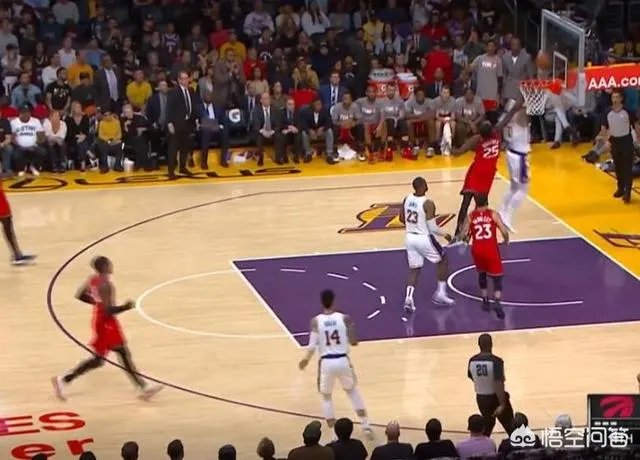 湖人关键追分时刻明显被猛龙打手犯规，为什么湖人不申请挑战裁判的吹罚？你怎么看？