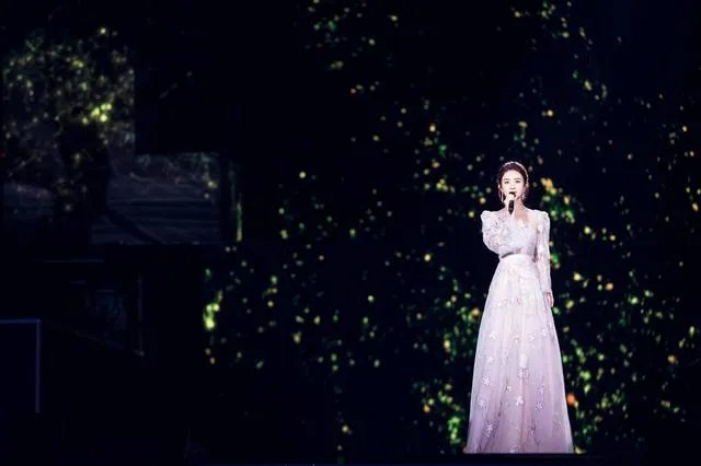 赵丽颖的表妹好美!还有哪些明星有个比自己还美的亲戚?