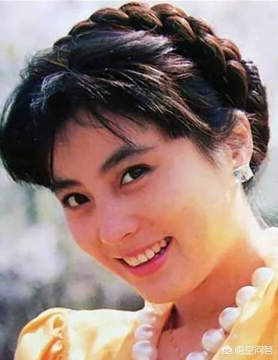 同样是“甜歌皇后”，李玲玉与杨钰莹有何区别？