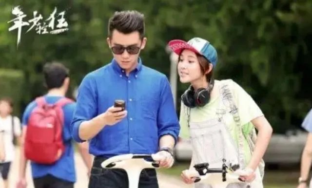 唐艺昕到底夸了郑恺什么?引发两队粉丝再次开撕,非要她道歉?