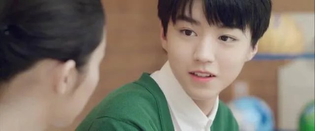 王俊凯军训照曝光，镜头中王俊凯大学会有真友谊吗？