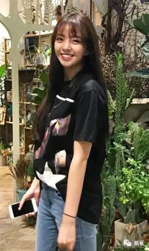 王中磊闺女晒长腿照，娱乐圈大佬们的千金都长什么样？