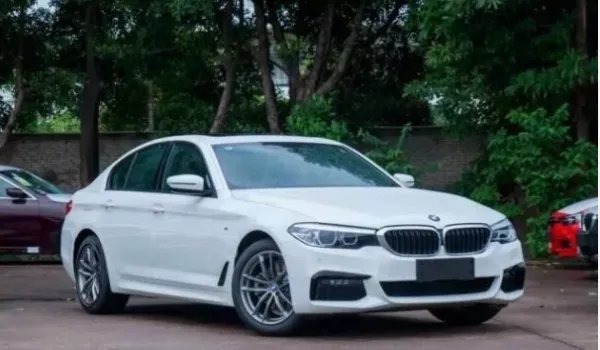 进口宝马520i和华晨宝马525Li具体差别是什么