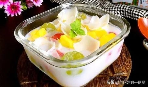 最近很烦恼，开了一家水果捞的饮品店，生意不怎么样一天就四五单。吃饭钱都不够，各位网友有什么好办法吗？