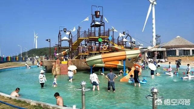 一家三口到威海旅游三天,有哪些景点、住宿和美食值得推荐?