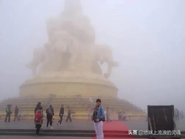 你去过的第一个A级景区是哪里？给你留下了什么深刻印象？