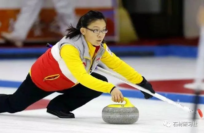 冰壶是冰块做的吗？来看下加工过程