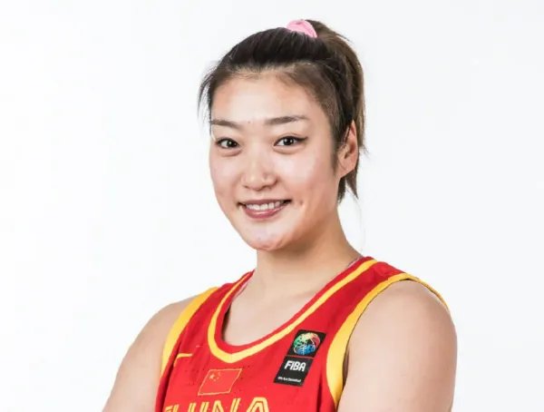 女篮李梦身高