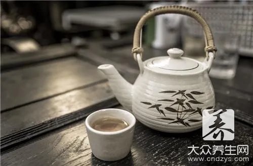 怎样去除水壶里的水垢