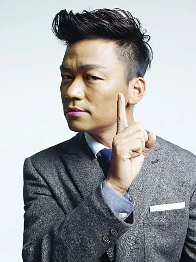 王宝强农村原配妻子大曝光 两人甜蜜再添二胎