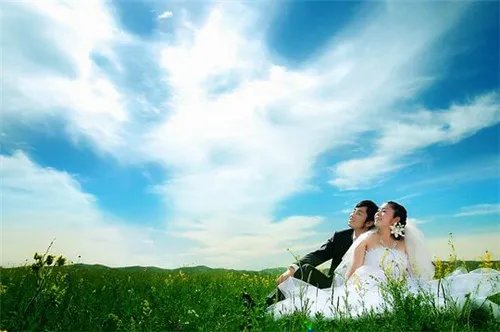 草原婚纱摄影景点推荐 草原拍婚纱照需要准备什么