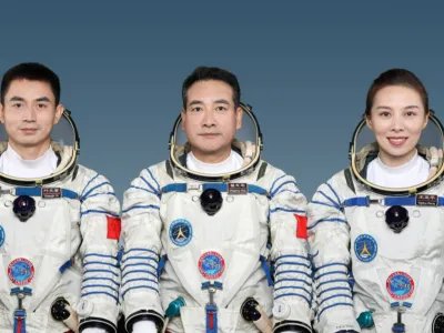 神舟十三号航天员第二次出舱，这次出舱人员安排上有何考虑？