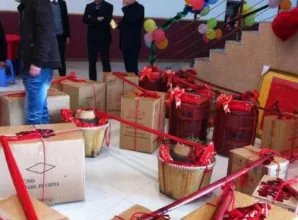 30万彩礼，150万的房子，男子当街暴打女友，这样的彩礼你能接受吗