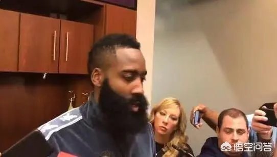 保罗赛后接受采访，并没有和韦德一样支持自己的兄弟安东尼，对此你怎么看？