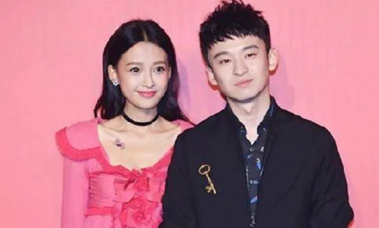 孙怡这波恩爱秀得狠!如何看孙怡穿董子健的西装遛机场?