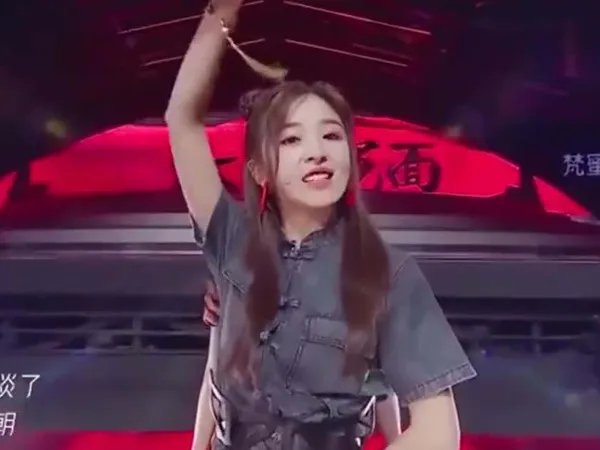 我这一生漂泊四海看淡了今朝是什么歌，大碗宽面歌曲介绍