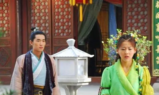 莫被谣言迷信了眼,愿化作云仙是哪首歌里的歌词